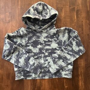lululemon athletica Cropped Hooded Pullover in Black and Light Gray Tie-Dye